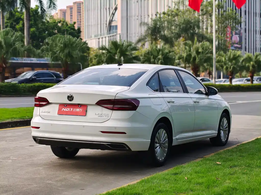 Volkswagen Lavida — миниатюра 7