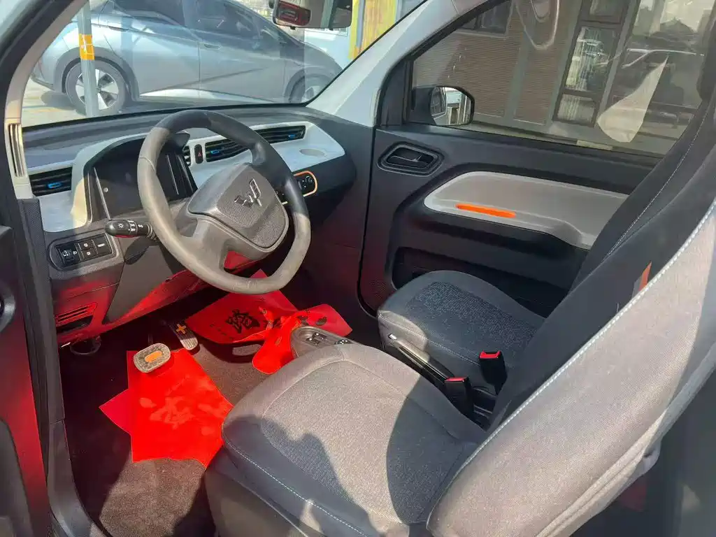 Wuling MINIEV — миниатюра 4