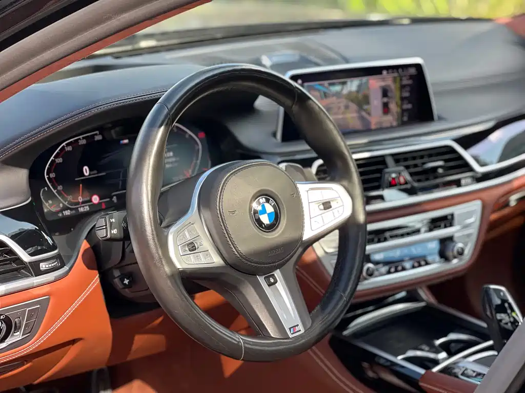BMW 7 Series 750Li xDrive V8 M Sport Package, фото 5