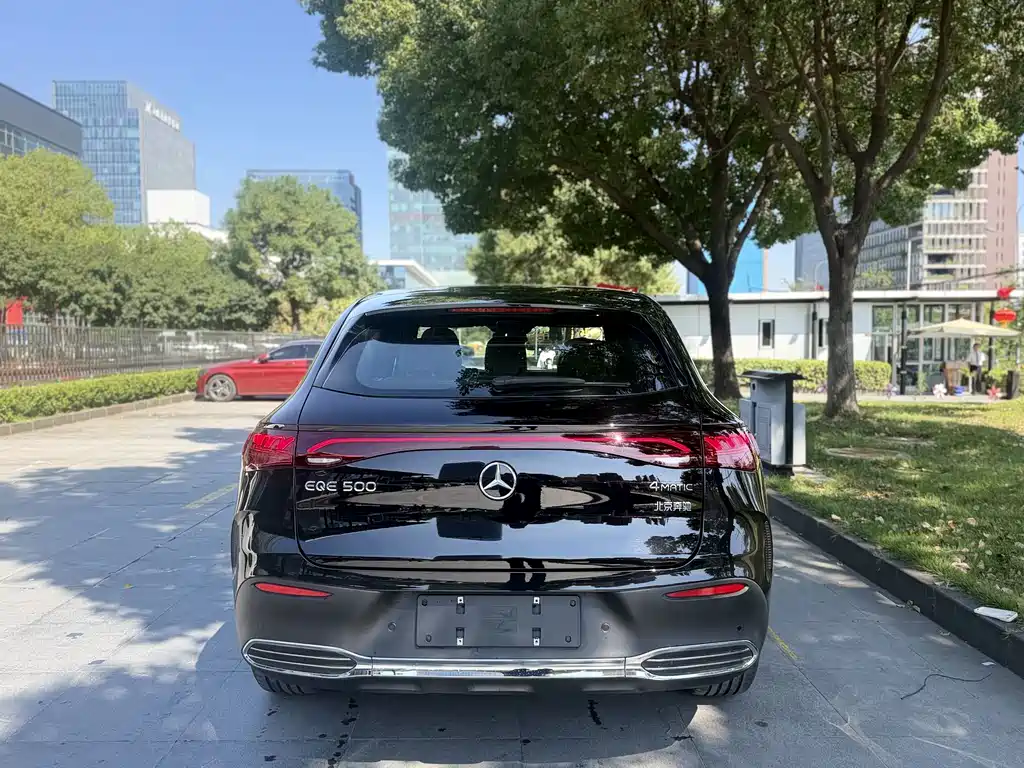 Mercedes-Benz EQE SUV — миниатюра 4