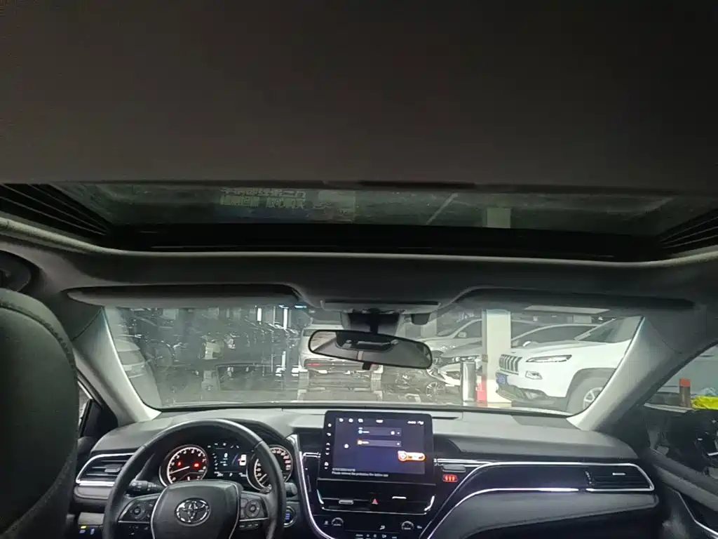 Toyota Camry — миниатюра 18