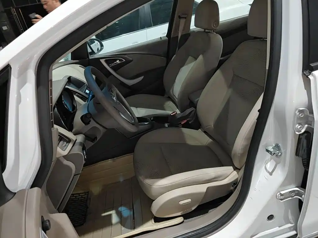 Buick Excelle — миниатюра 15