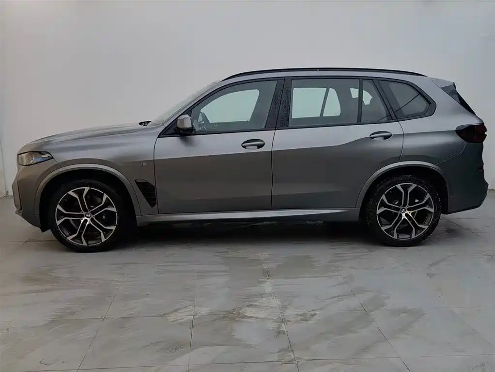 BMW X5 2023 xDrive 40Li Premium M Sport
