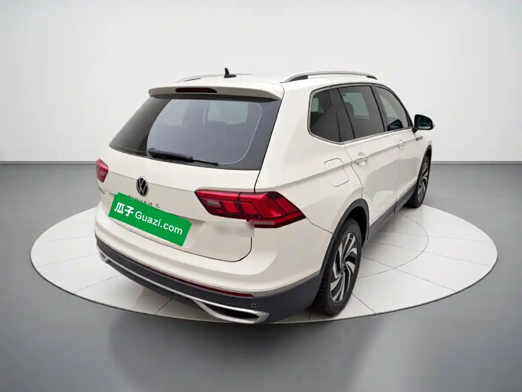 Volkswagen Tiguan L — миниатюра 6