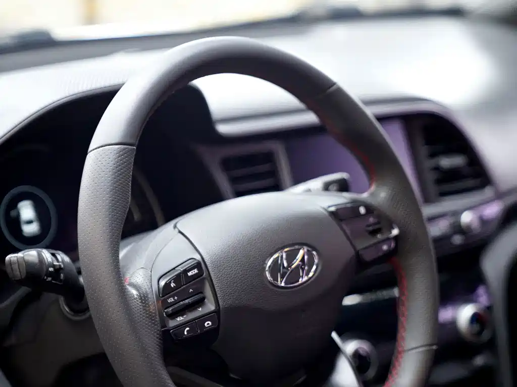 Hyundai Elantra — миниатюра 7