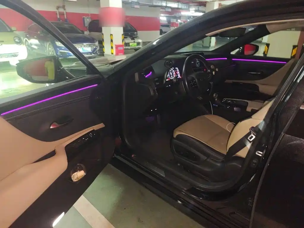 Lexus ES — миниатюра 12