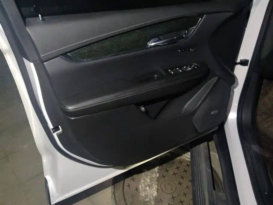 Cadillac XT5 — миниатюра 7