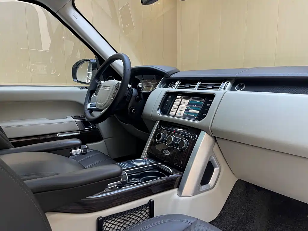 Land Rover Range Rover — миниатюра 12
