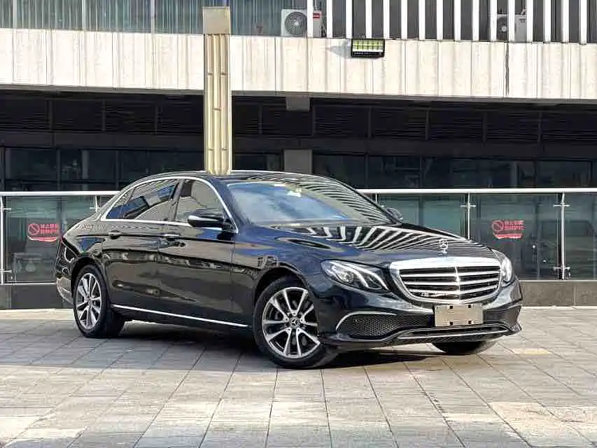 Mercedes-Benz E-Class — миниатюра 2