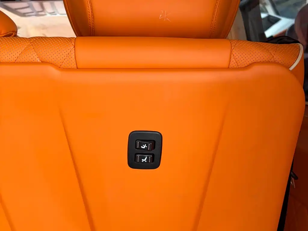 Mercedes-Benz V-Class (Import) — миниатюра 15