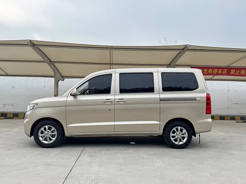 Wuling Hongguang V — миниатюра 7