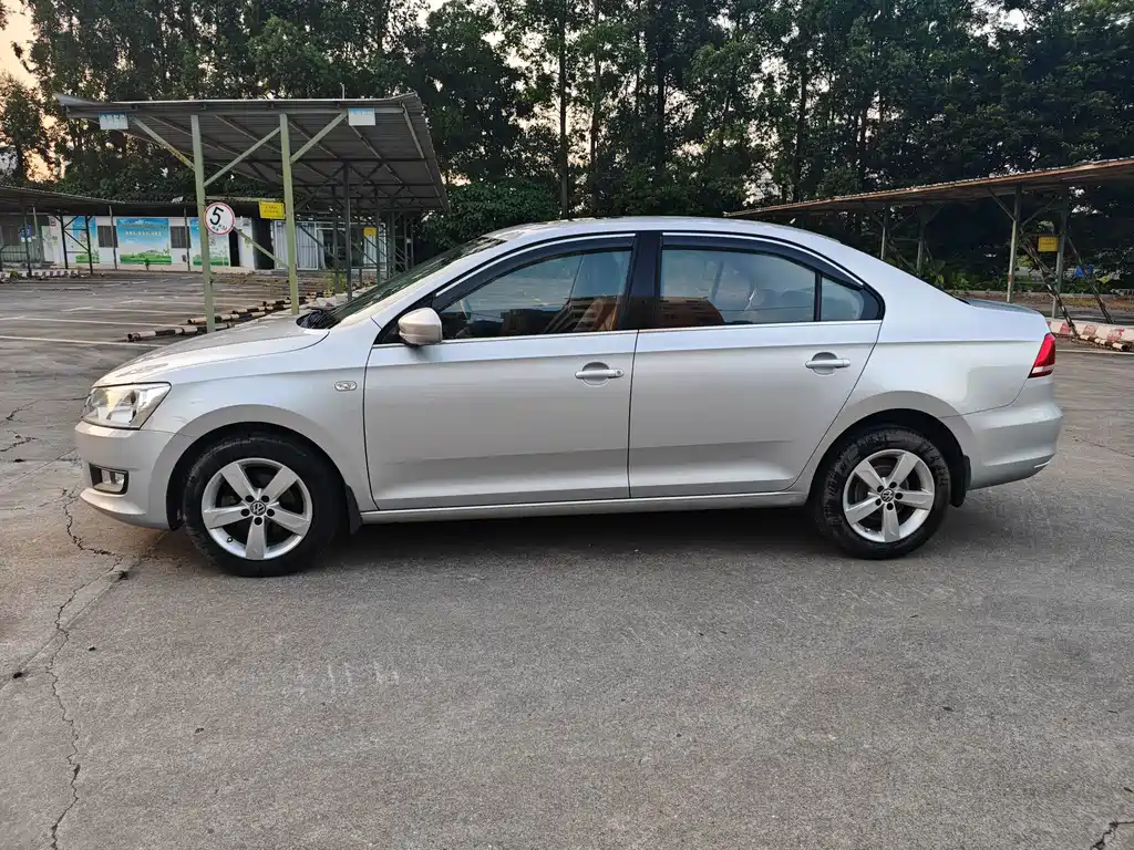 Volkswagen Santana — миниатюра 3
