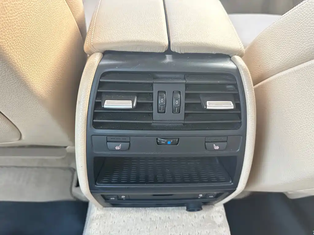 BMW 7 Series — миниатюра 15