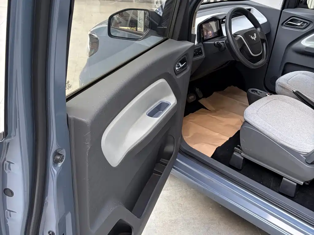 Wuling MINIEV — миниатюра 10