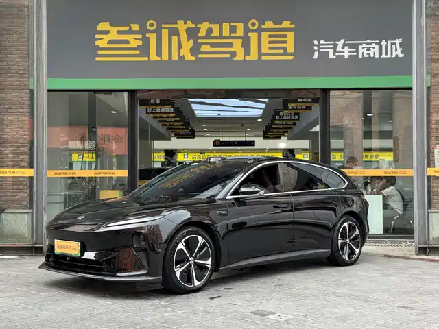 2025 Nio ET5