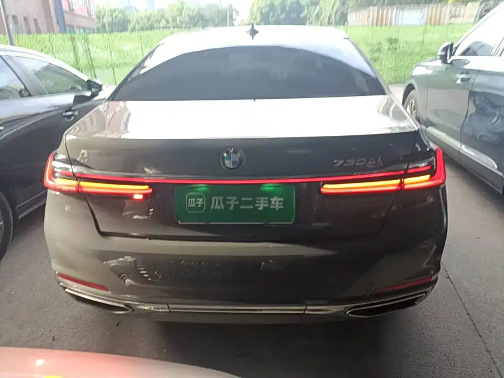 BMW 7 Series — миниатюра 6