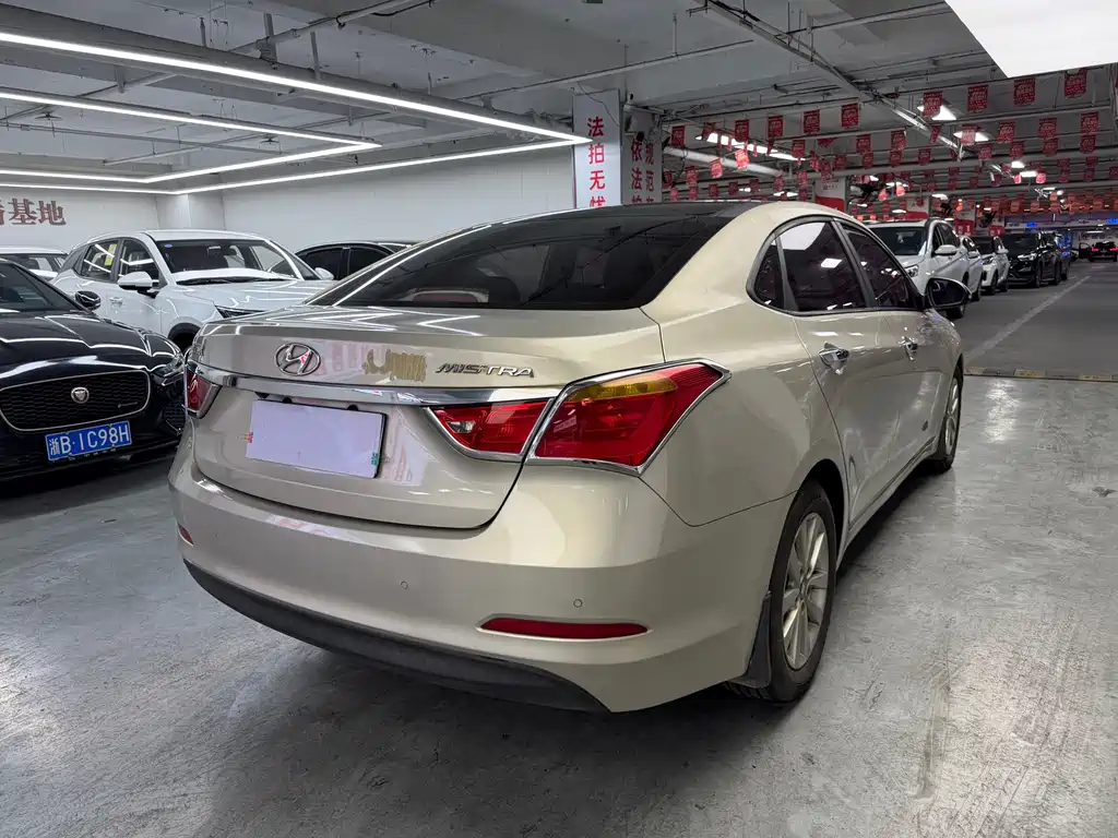 Hyundai Mistra — миниатюра 10
