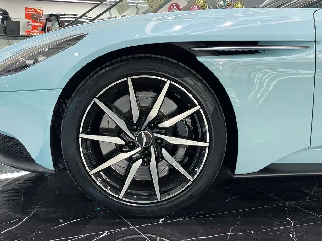 Aston Martin DB11 2019 4.0T V8 Coupe