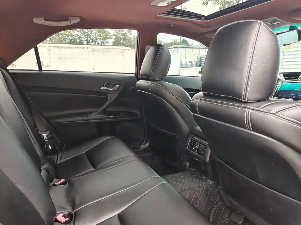 Toyota Reiz — миниатюра 16