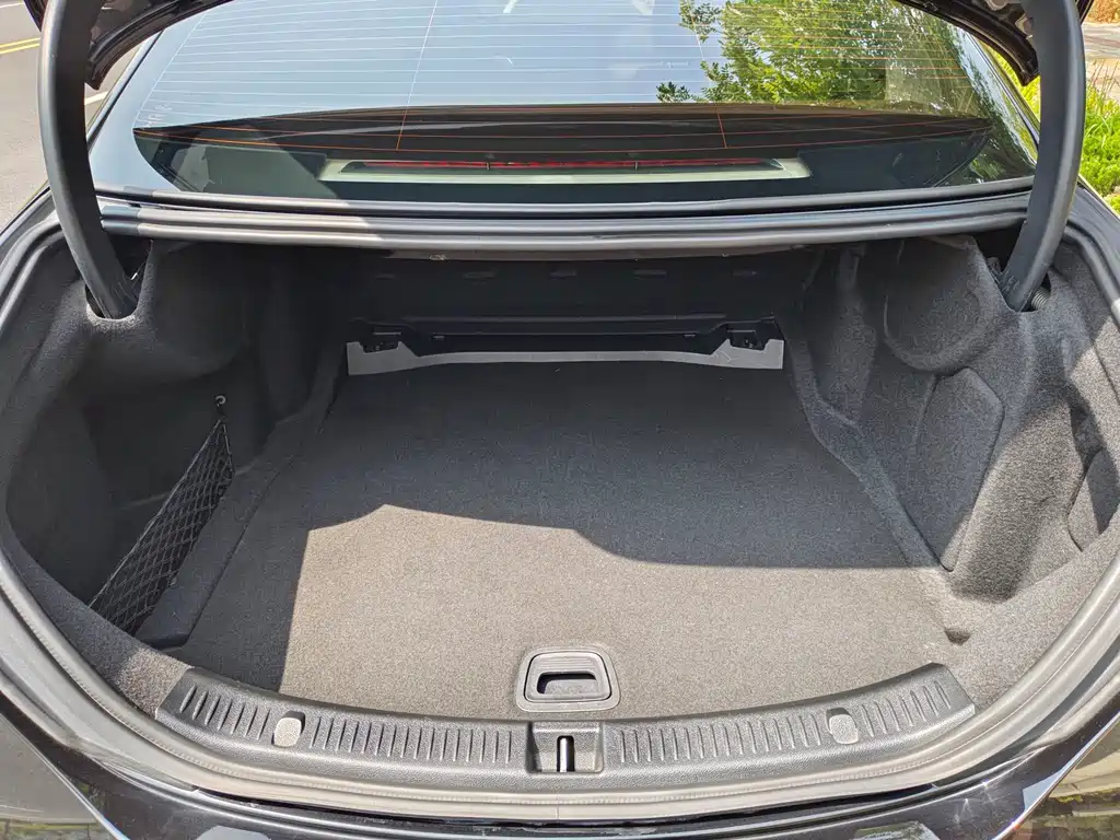 Mercedes-Benz E-Class — миниатюра 30