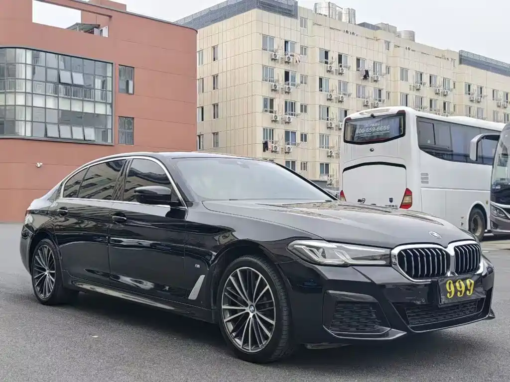 BMW 5 Series — миниатюра 3