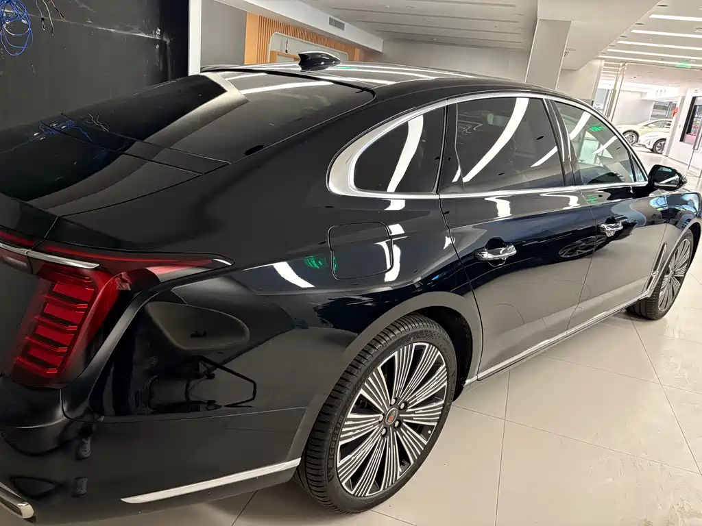 Hongqi H9 2025 2.0T Luxury 5 мест