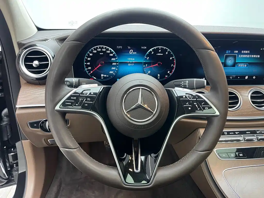 MERCEDES-BENZ E CLASS