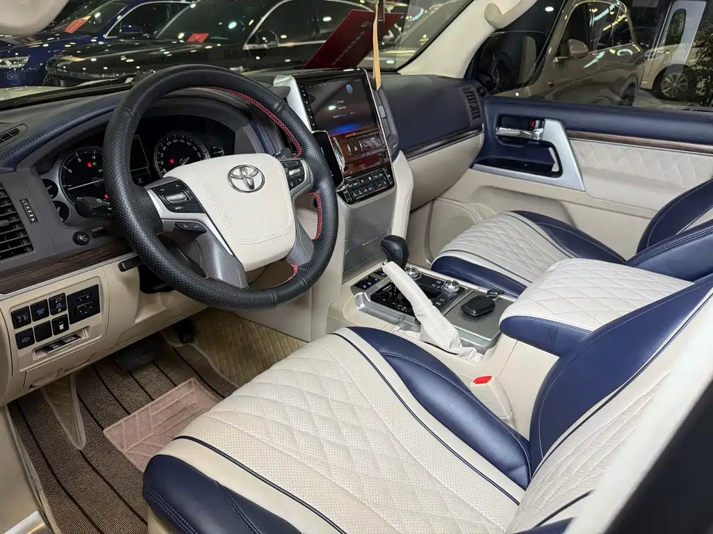 Toyota Land Cruiser — миниатюра 8