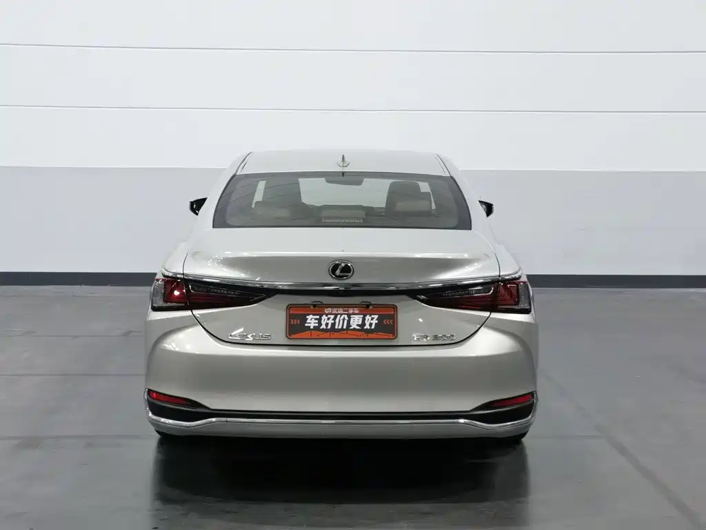 Lexus ES — миниатюра 4
