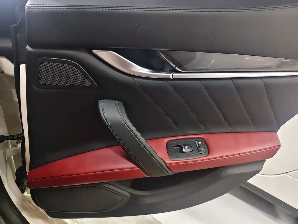 Maserati Ghibli — миниатюра 10