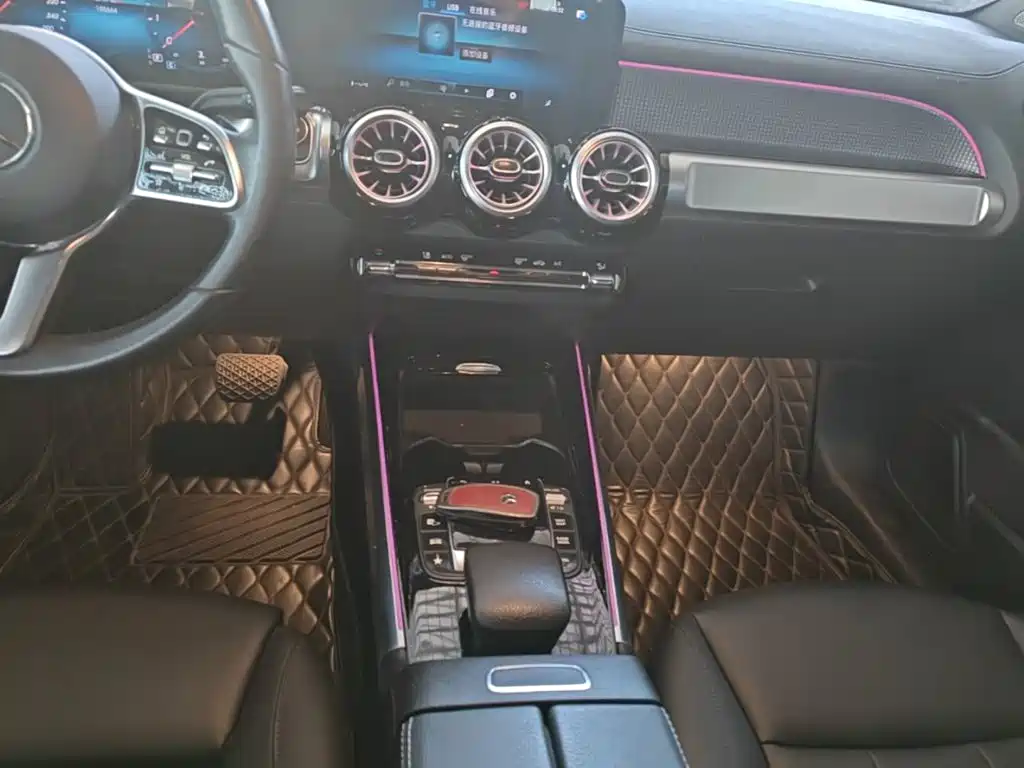 Mercedes-Benz GLB — миниатюра 14