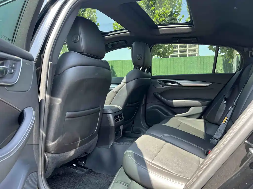 Cadillac CT5 — миниатюра 10