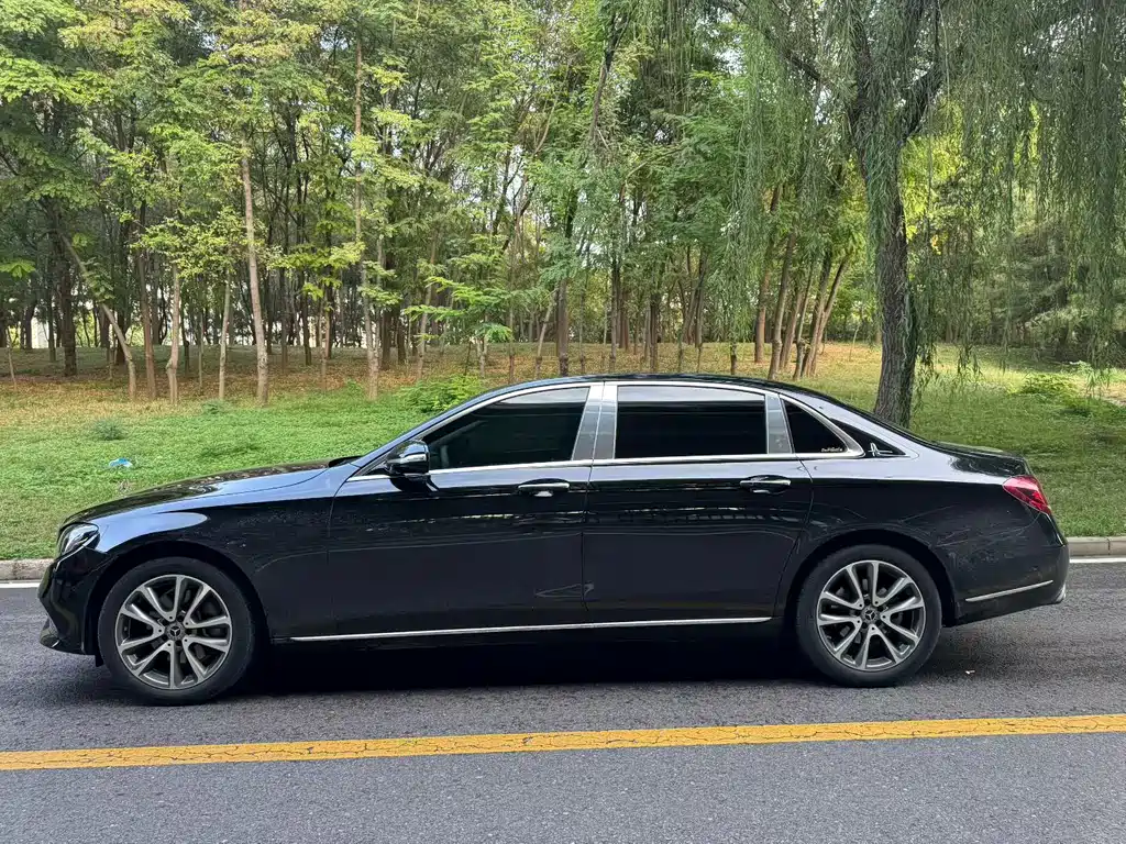 Mercedes-Benz E-Class — миниатюра 3