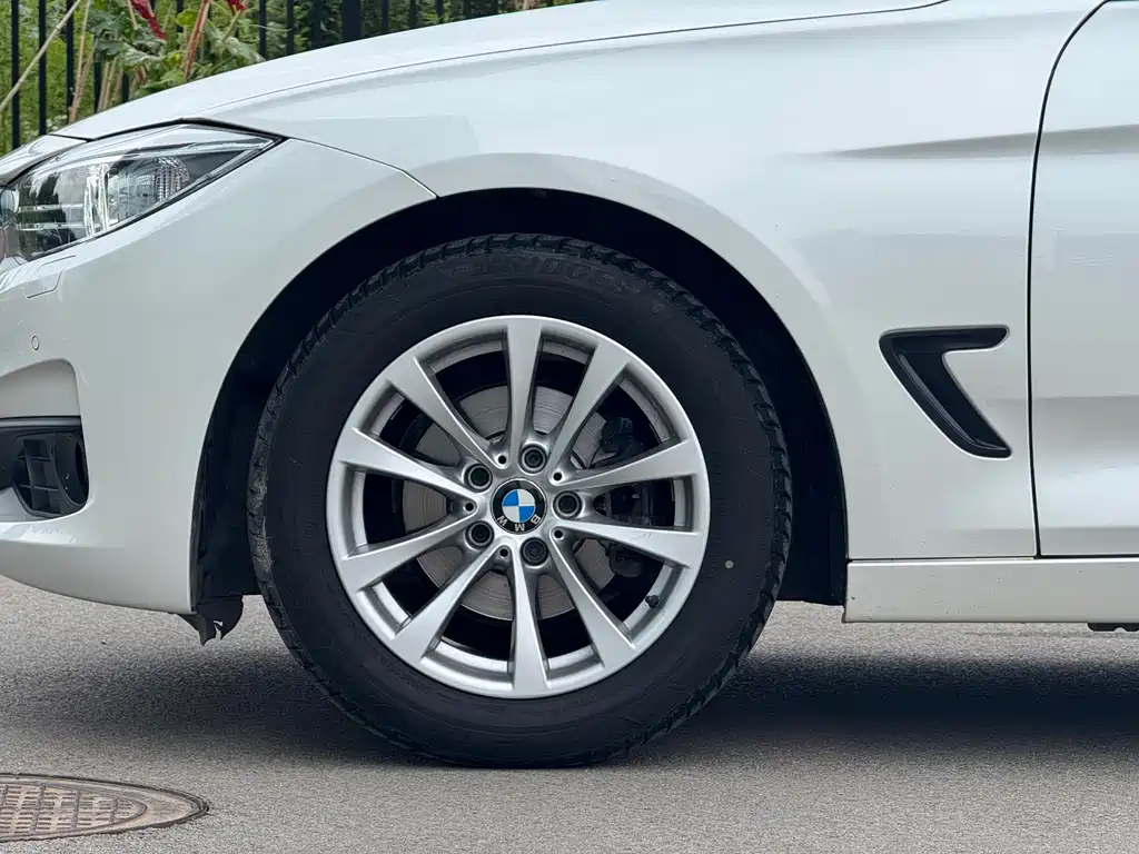 BMW 3 Series GT 3 GT 2016 320i Fashion