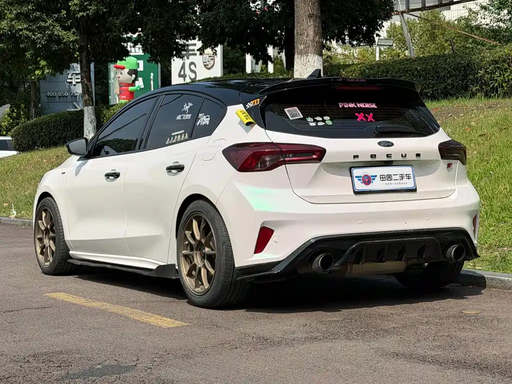 Ford Focus 2022 EcoBoost 180 AT ST Line