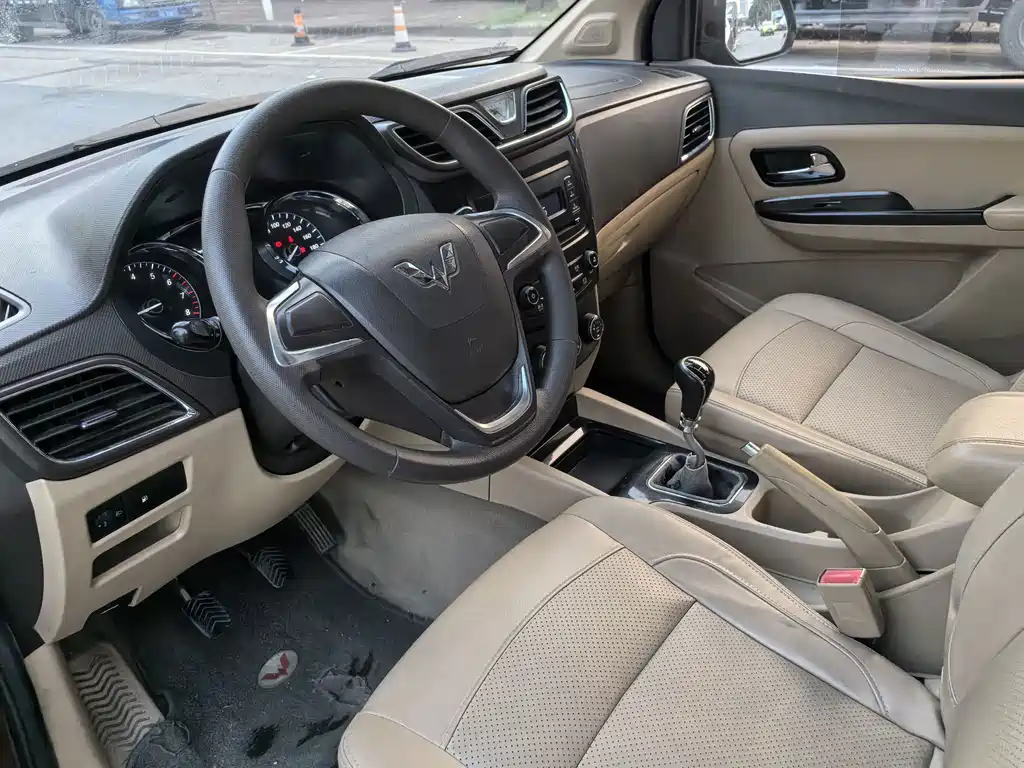 Wuling Hongguang — миниатюра 12