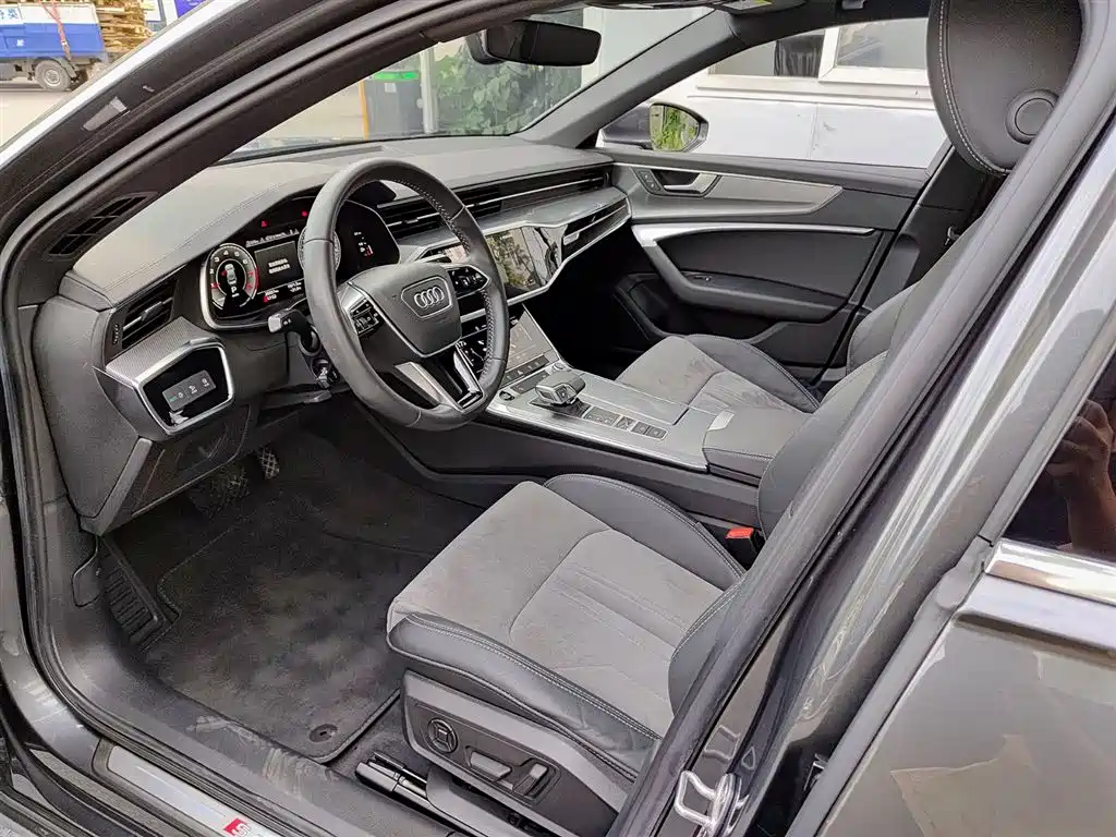 Audi A6L 2021 40 TFSI Luxury
