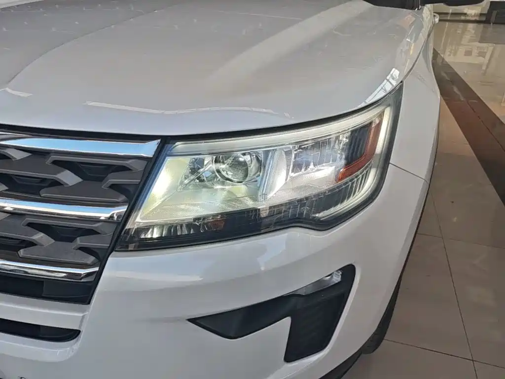 Ford Explorer (Import) — миниатюра 24