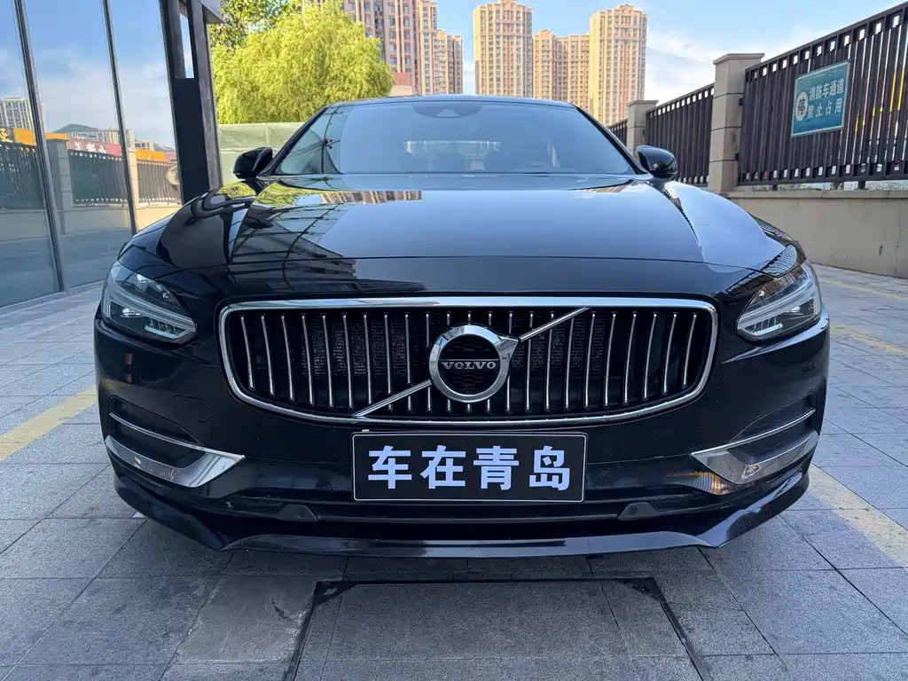 Volvo S90 — миниатюра 2