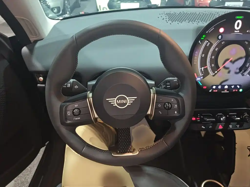 MINI MINI COOPER EV — миниатюра 11