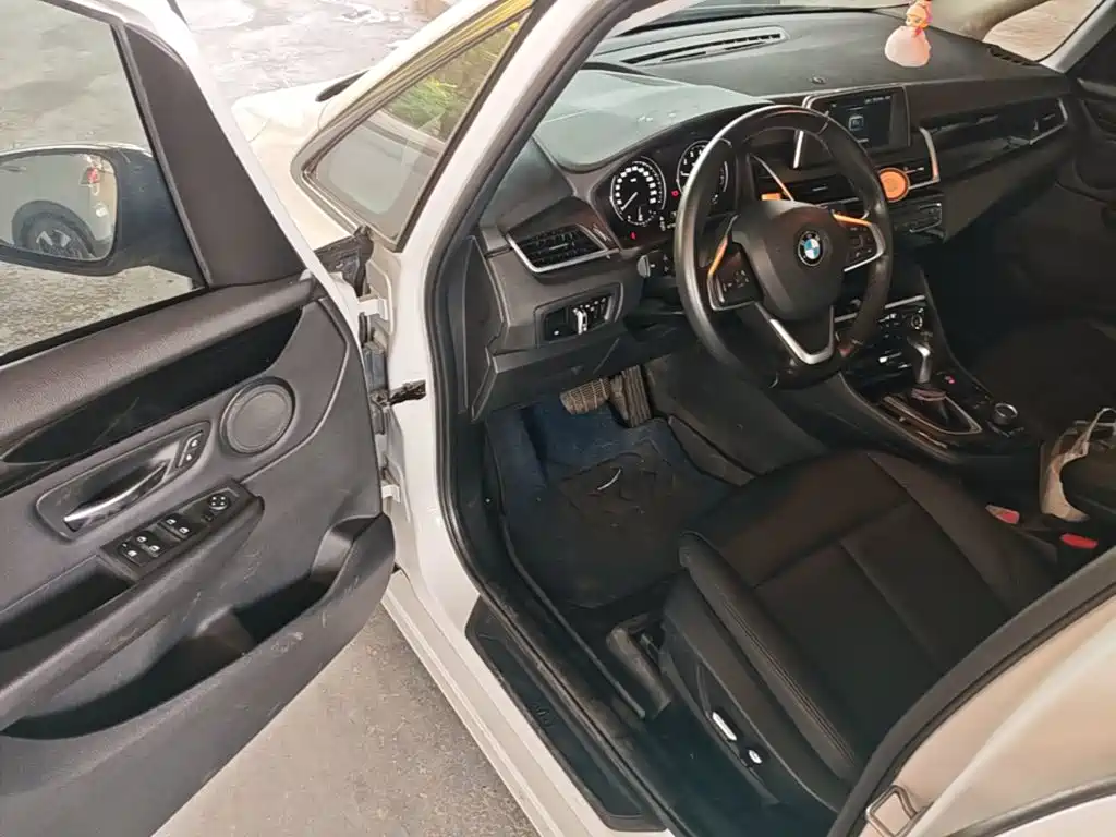 BMW 2 Series Active Tourer — миниатюра 16
