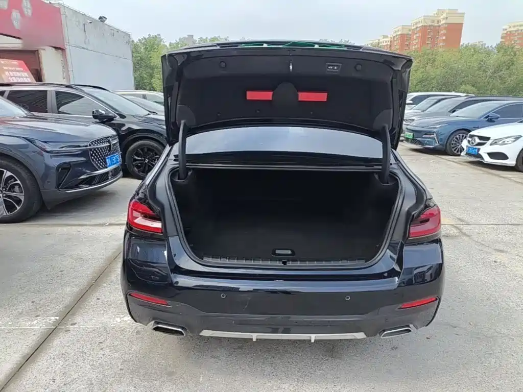 BMW 5 Series New Energy — миниатюра 19