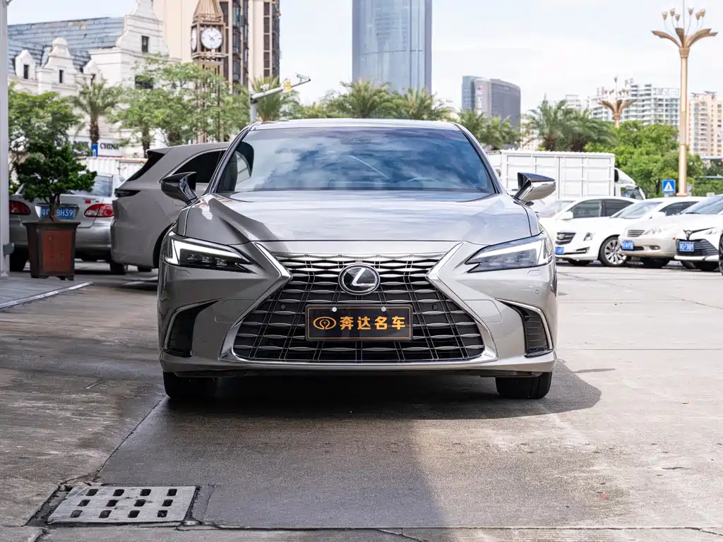 Lexus ES — миниатюра 2
