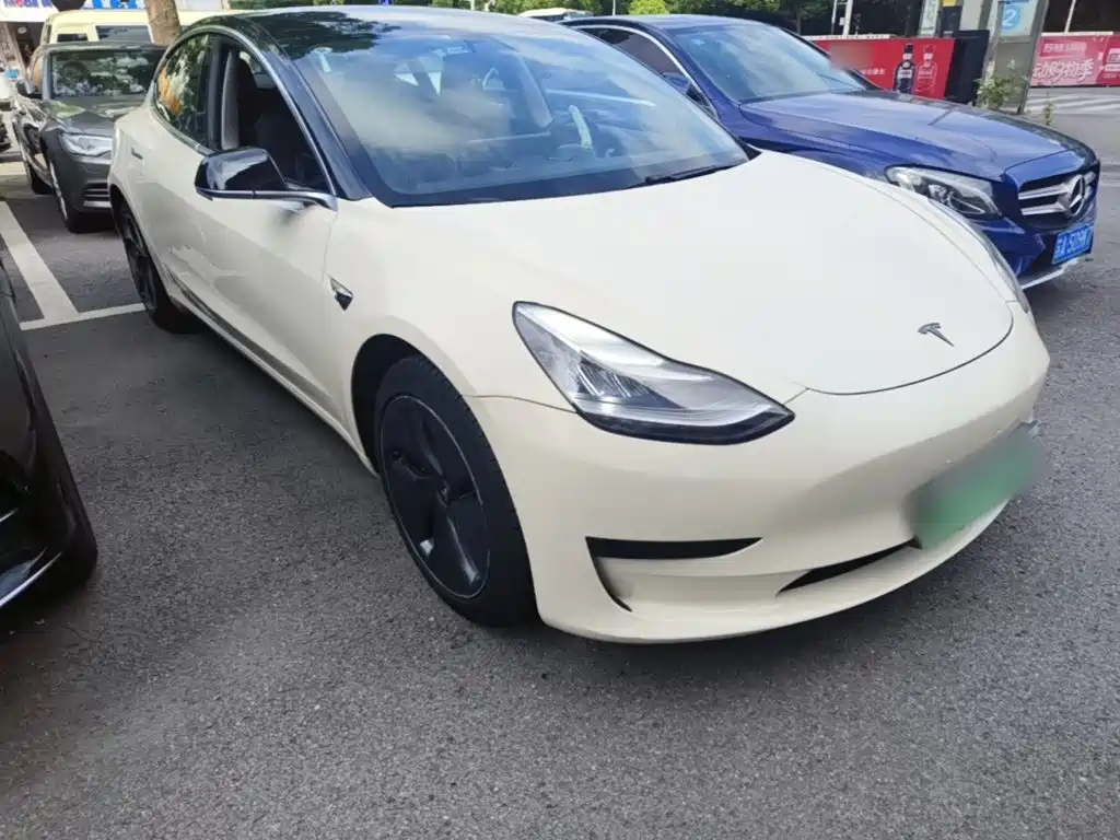 Tesla Model 3 — миниатюра 4