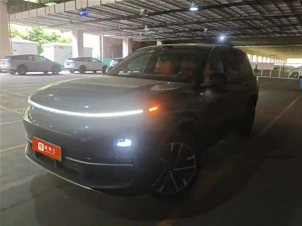 Li Auto Li L9 2025