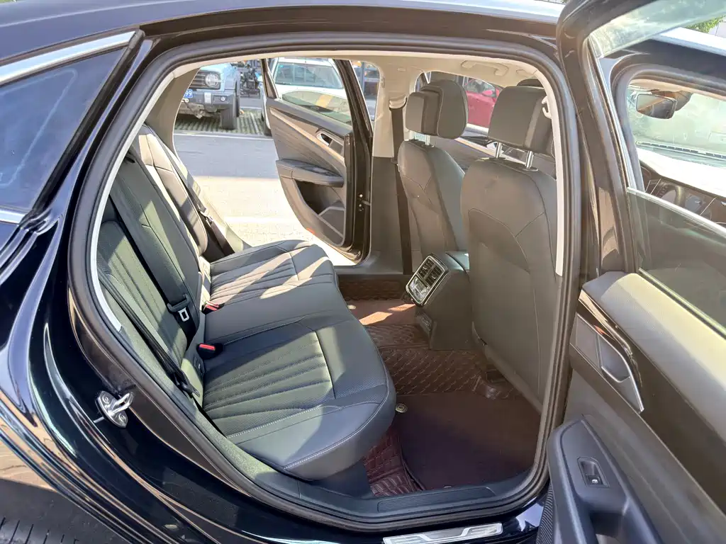 Volkswagen Passat — миниатюра 11