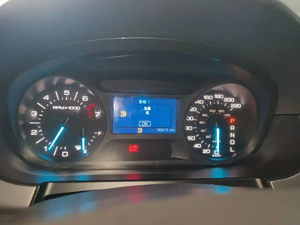 Ford Edge (Import) — миниатюра 12