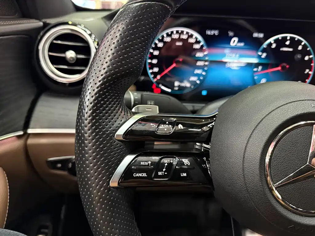 MERCEDES-BENZ E CLASS