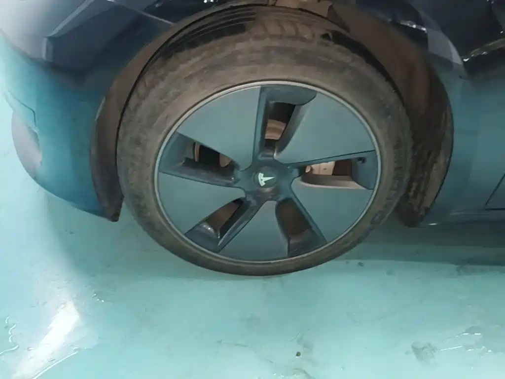 Tesla Model 3 — миниатюра 23