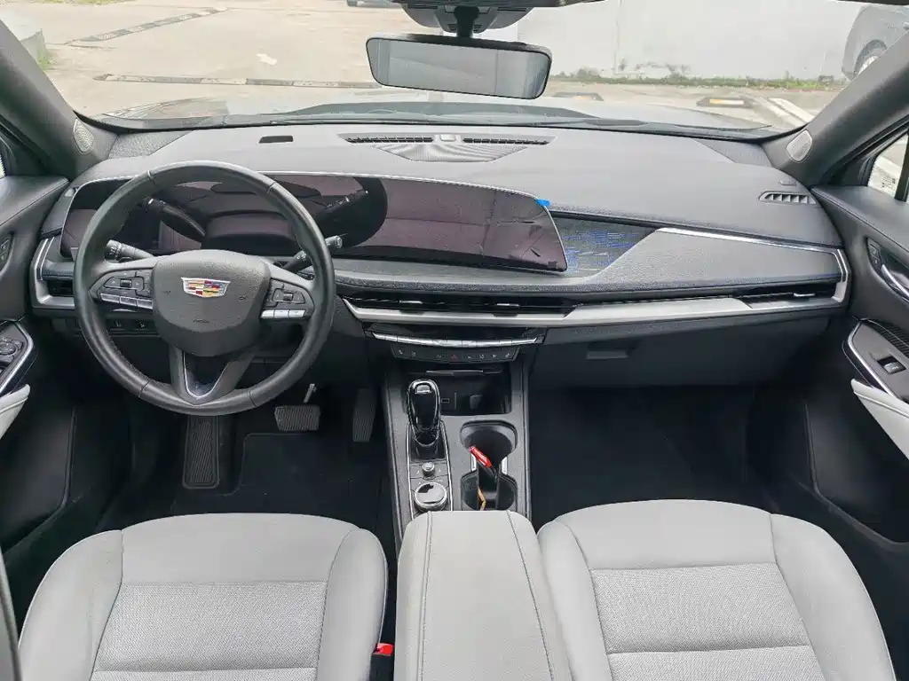 Cadillac XT4 — миниатюра 7
